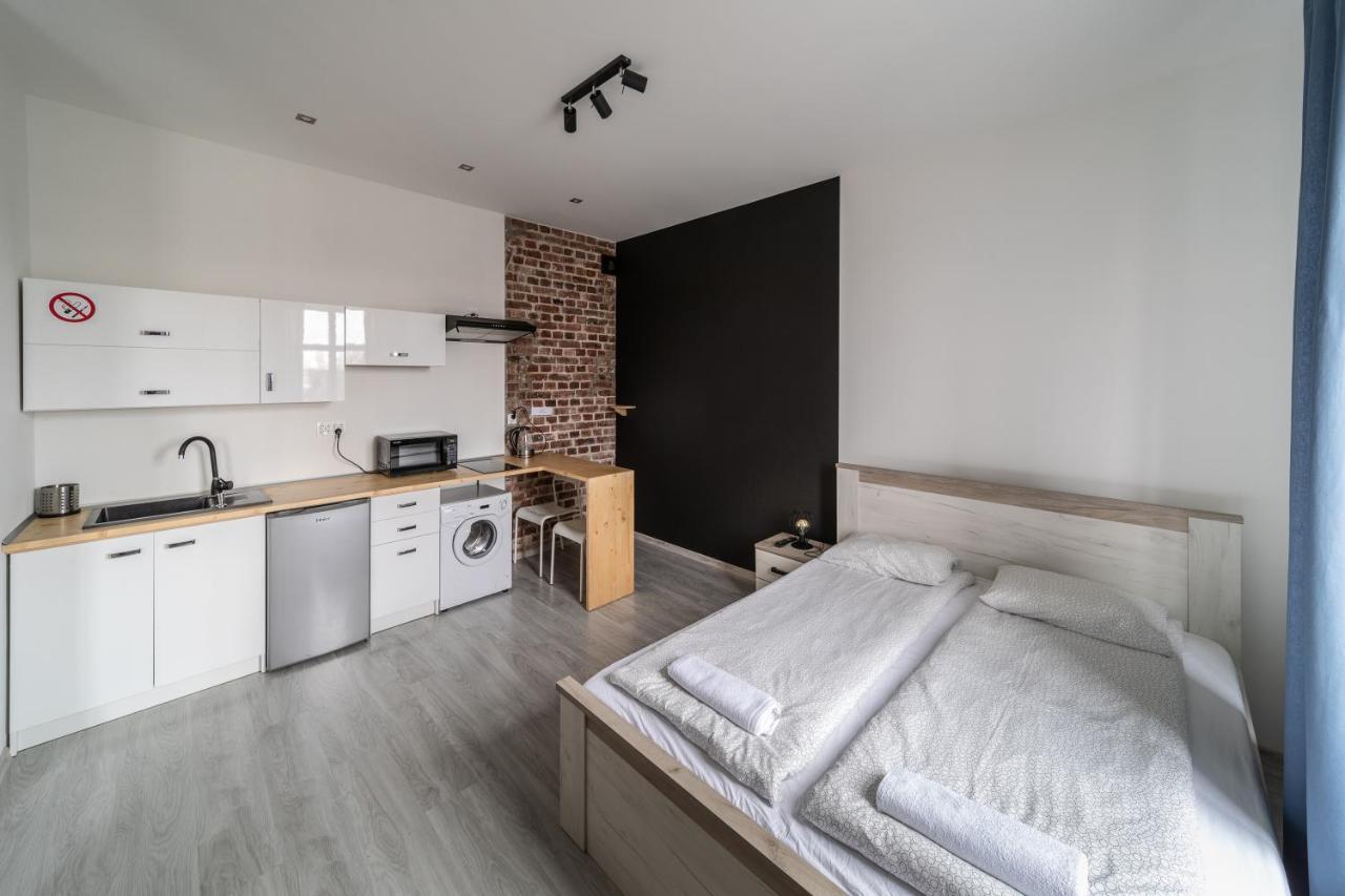 Black & White Vision Apartment - Centrum オポーレ エクステリア 写真